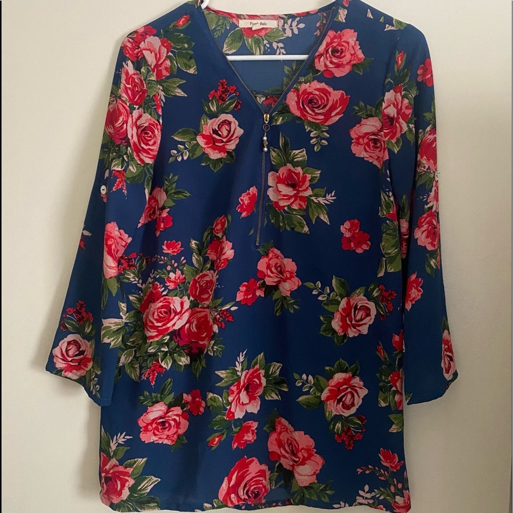 Pretty Rosey top, cute and comfy!